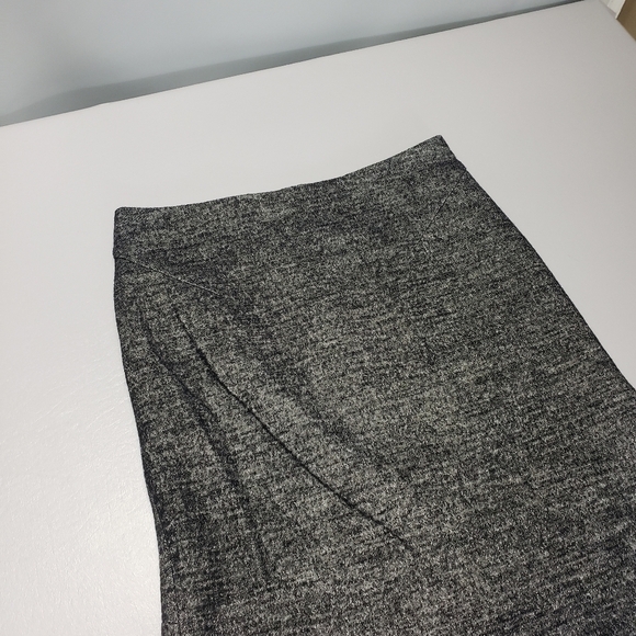 Ann Taylor 68% wool gray and black skirt women's size 0 petite - Picture 2 of 9